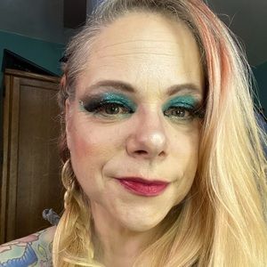 Meet your Posher, Sara Bird